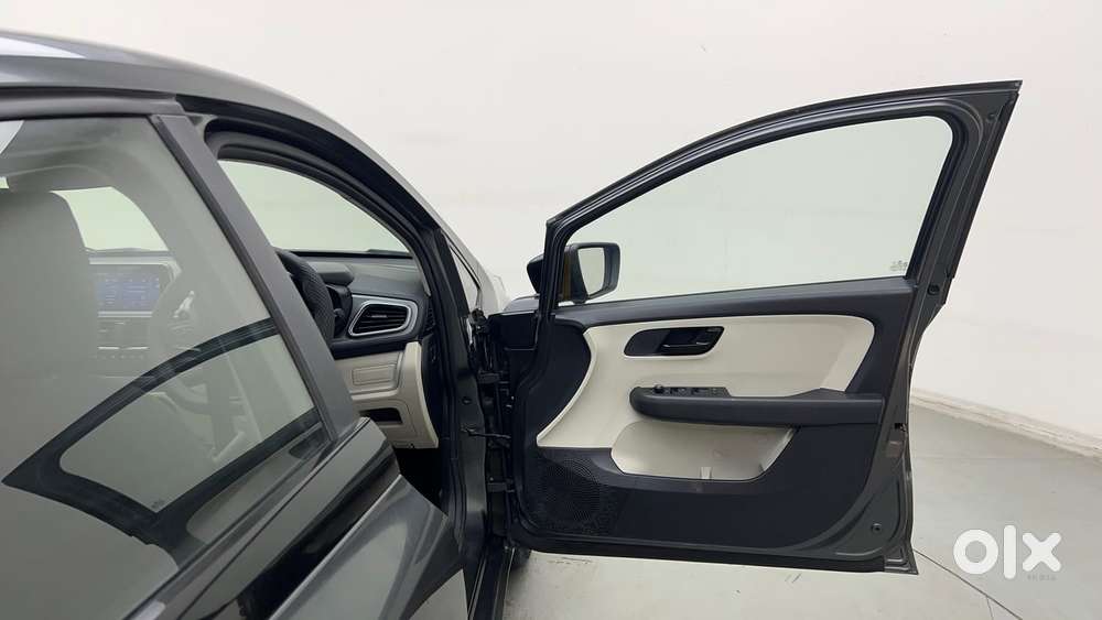 Tata Altroz 1.2 Xm Plus, 2021, Petrol