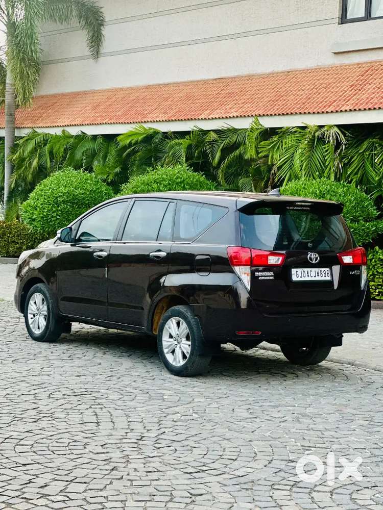 2016 Toyota Innova Crysta डीज़ल मैनुअल
