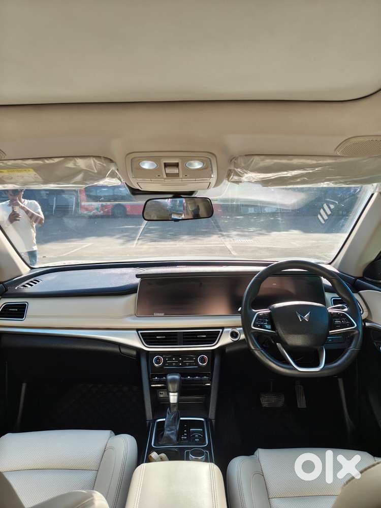 Mahindra Xuv700 Ax7l 6 Str At, 2023, Diesel