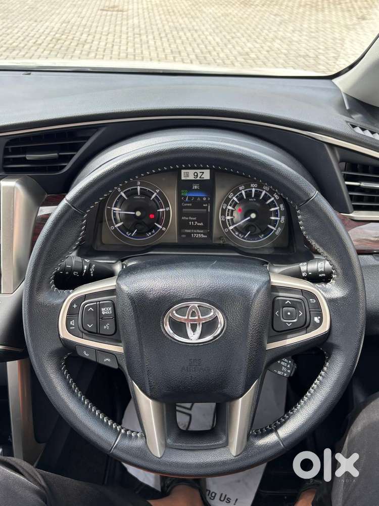 Toyota Innova Crysta 2.4 V 8 Str, 2025, Diesel