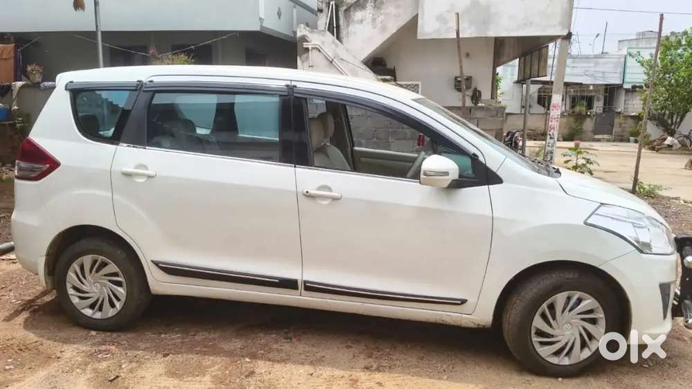 Maruti Suzuki Ertiga Vdi 2013 Telangana Vallaki Baguntundhi
