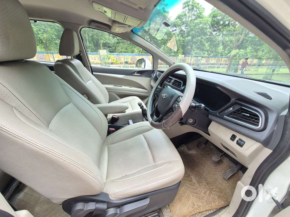 Mahindra Marazzo M8, 2018, Diesel