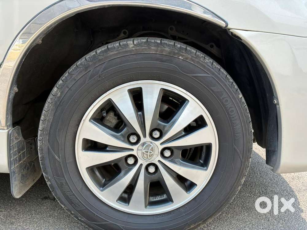 Toyota Innova 2.5 Z Diesel 7 Seater Bs Iv, 2015, Diesel