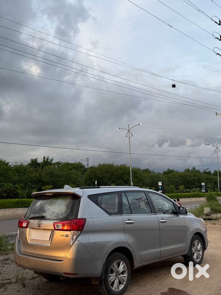 Toyota Innova Crysta 2016