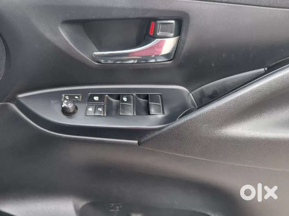 Toyota Innova Crysta [2020-ongoing] 2.4 Gx 8 Str, 2018, Diesel
