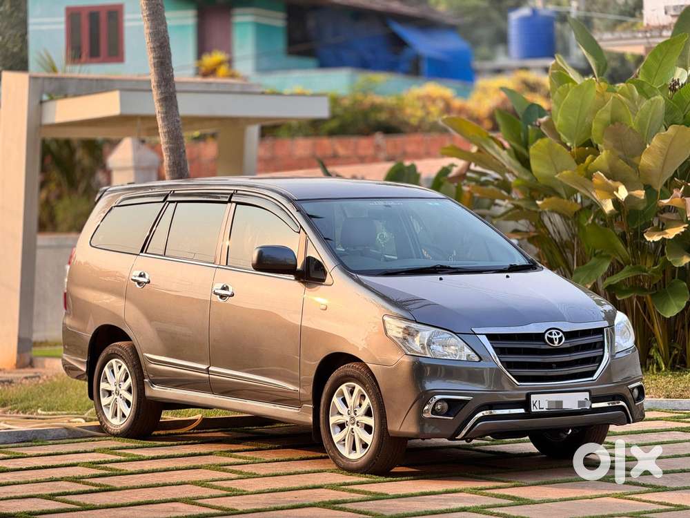 Toyota Innova 2.5 G (diesel) 8 Seater Bs Iv, 2014, Diesel