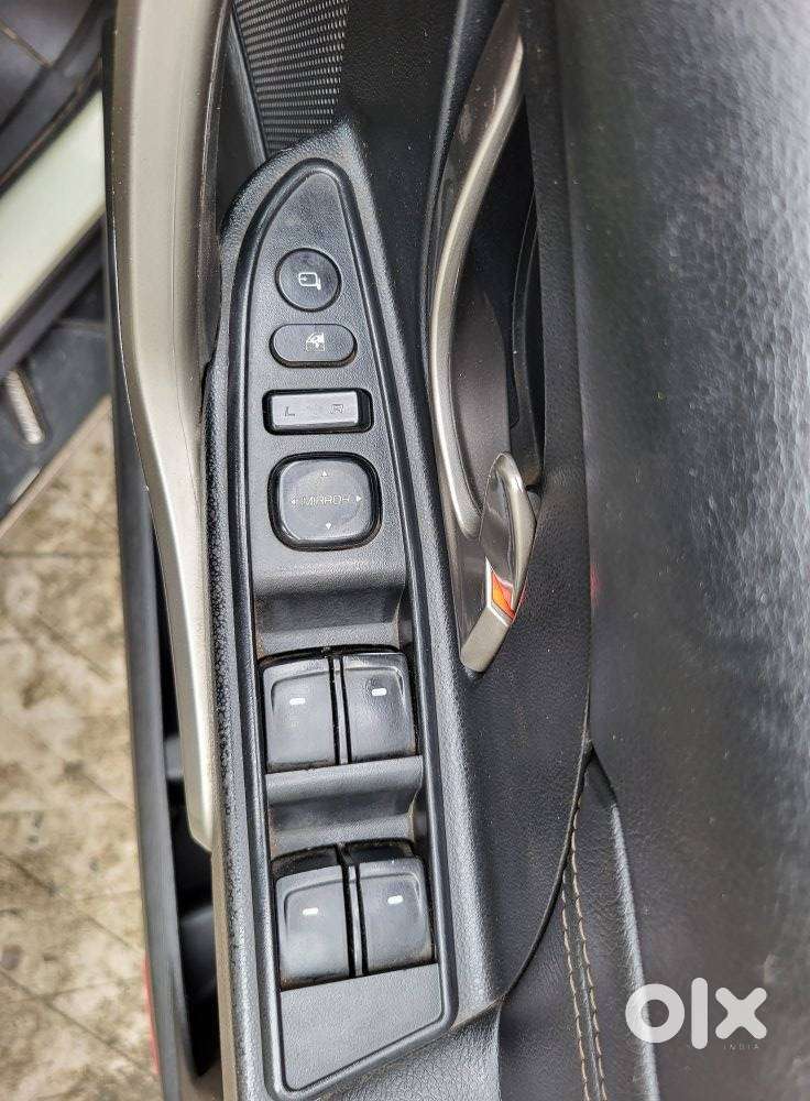 Mahindra Xuv500 W11 Option, 2021, Petrol