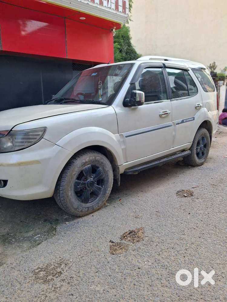 2016 Tata Safari Storme