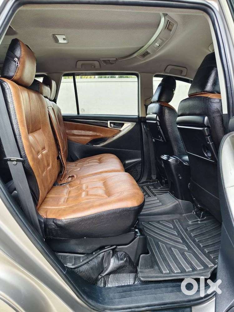 Toyota Innova Crysta 2.4 Vx Mt 8s, 2016, Petrol