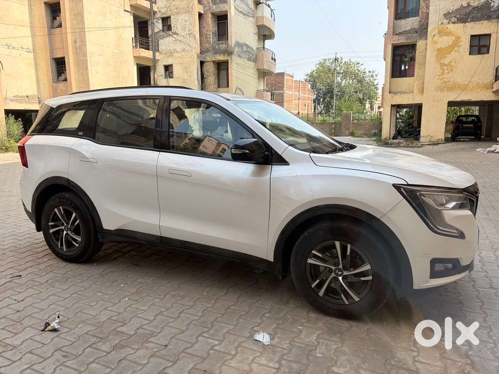 Mahindra Xuv700 Ax5 At Petrol 2022