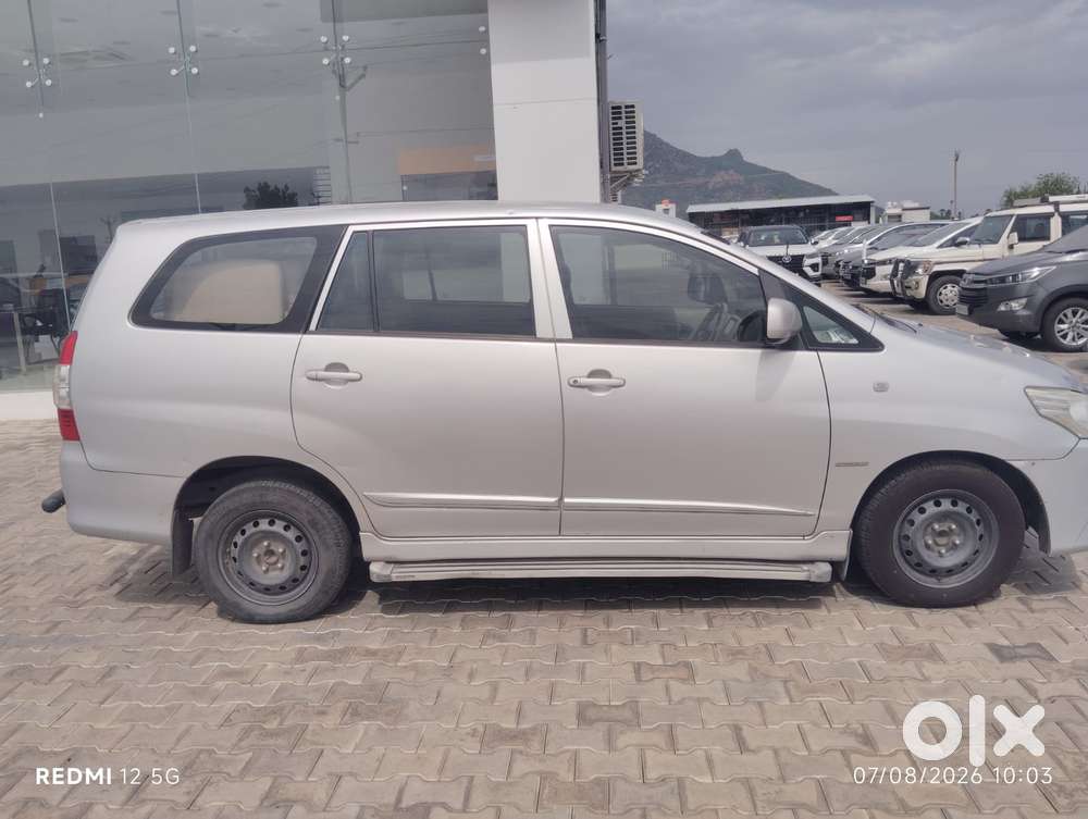 Toyota Innova 2.5 G (diesel) 8 Seater, 2014, Diesel