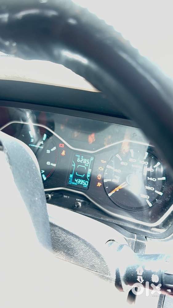 2024 Mahindra Scorpio S11 Classic (white) - Excellent Condition