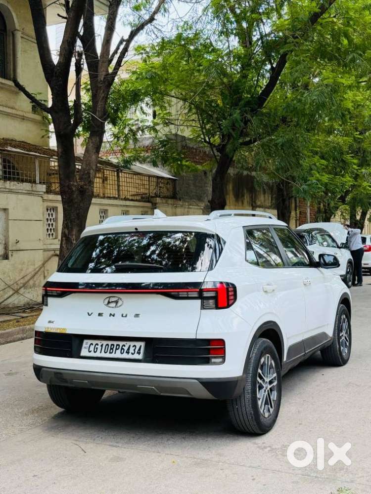 Hyundai Venue Sx (o) Mt 1.5 Diesel, 2023, Diesel
