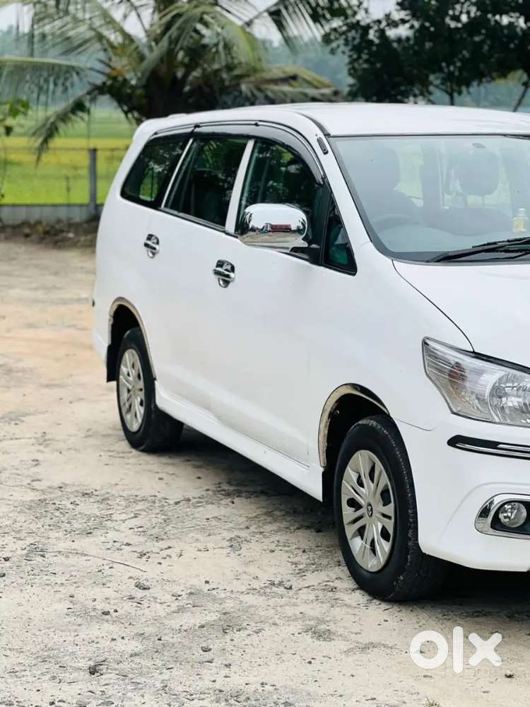 Toyota Innova 2010 Diesel 230000 Km Driven