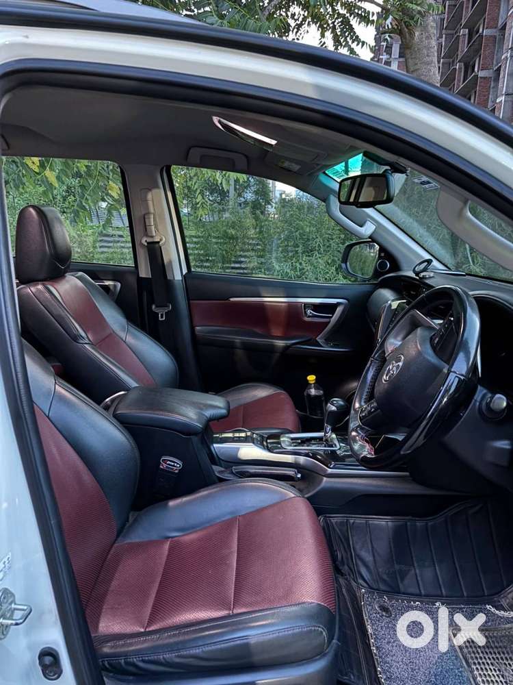 2022 Toyota Fortuner Legender 4x4 At | 1st Owner | Aug 2023 | 103000