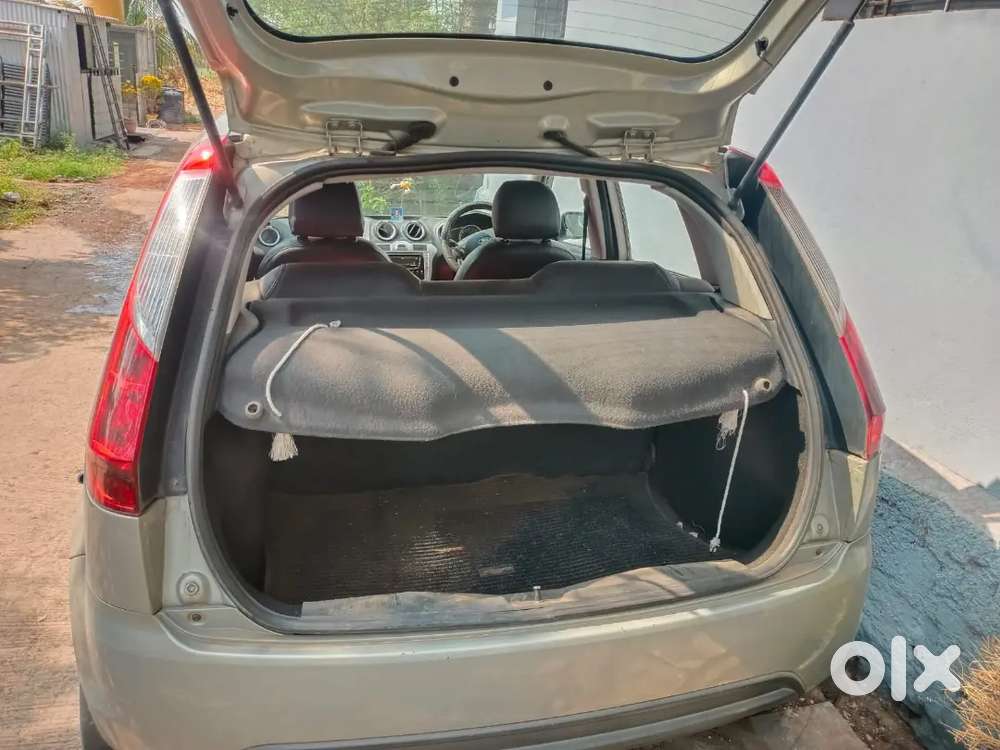 Ford Figo Trend 2012