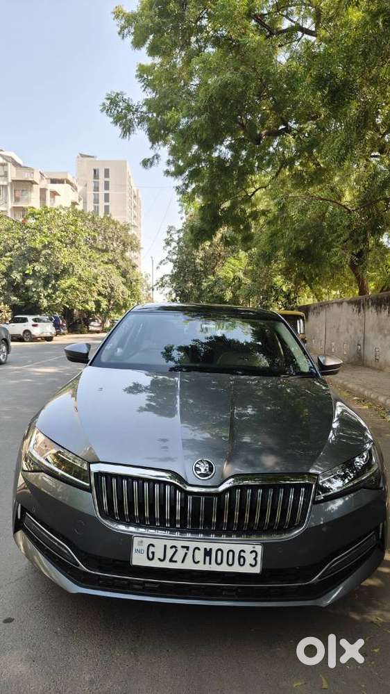 Skoda Superb 2.0 L&k Tsi At, 2022, Petrol