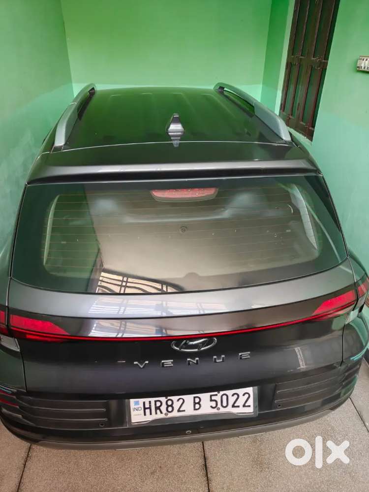 Hyundai Venue 2023 Petrol Well Maintained