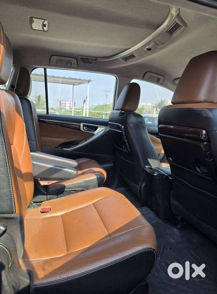 Toyota Innova Crysta 2.8z Automatic, 2016, Diesel