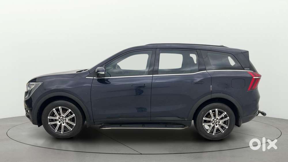 Mahindra Xuv700 2.0 Ax 5 Petrol Mt 7 Str, 2023, Diesel