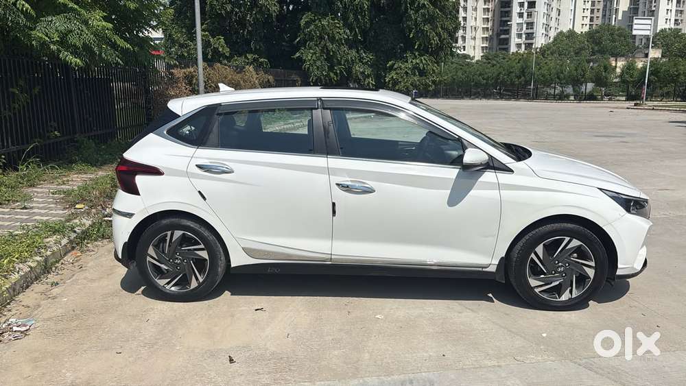 Hyundai I20 Asta (o) 1.2 Mt, 2023, Petrol