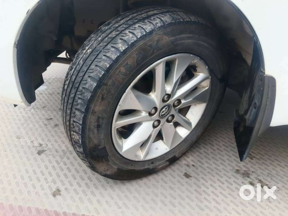 Toyota Innova Crysta 2.4 V 8 Str, 2017, Diesel