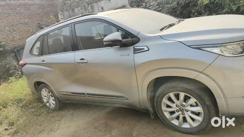 Toyota Innova Hycross 2023