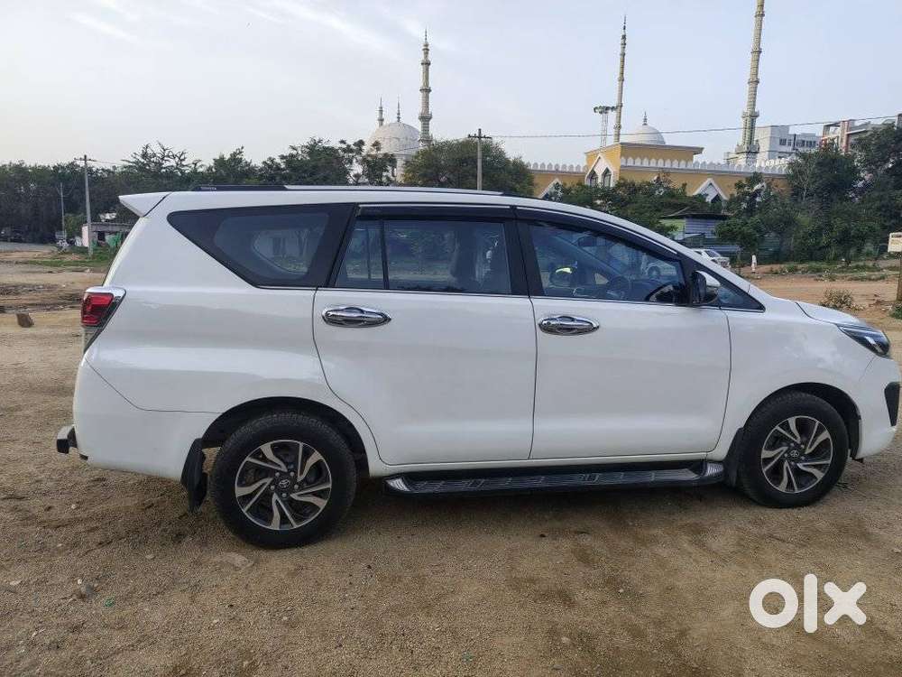 Toyota Innova Crysta [2020-ongoing] 2.4 Vx 8 Str, 2022, Diesel