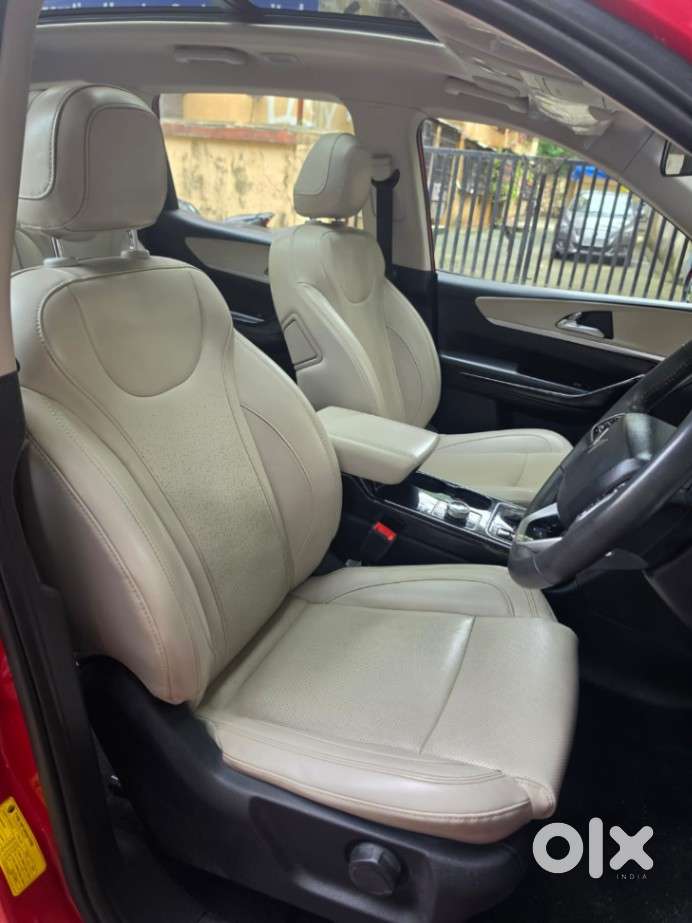 Mahindra Xuv700 2.0 Ax 7 Petrol At Luxury Pack Str, 2023, Petrol