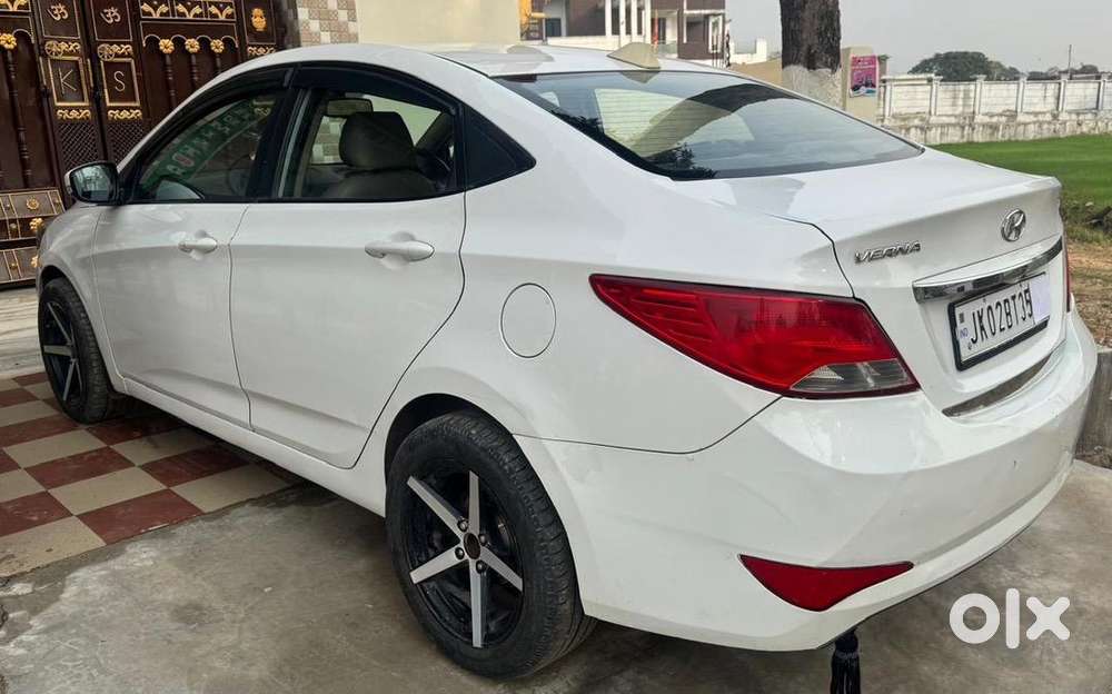 Hyundai Verna 2017 Petrol 70000 Km Driven