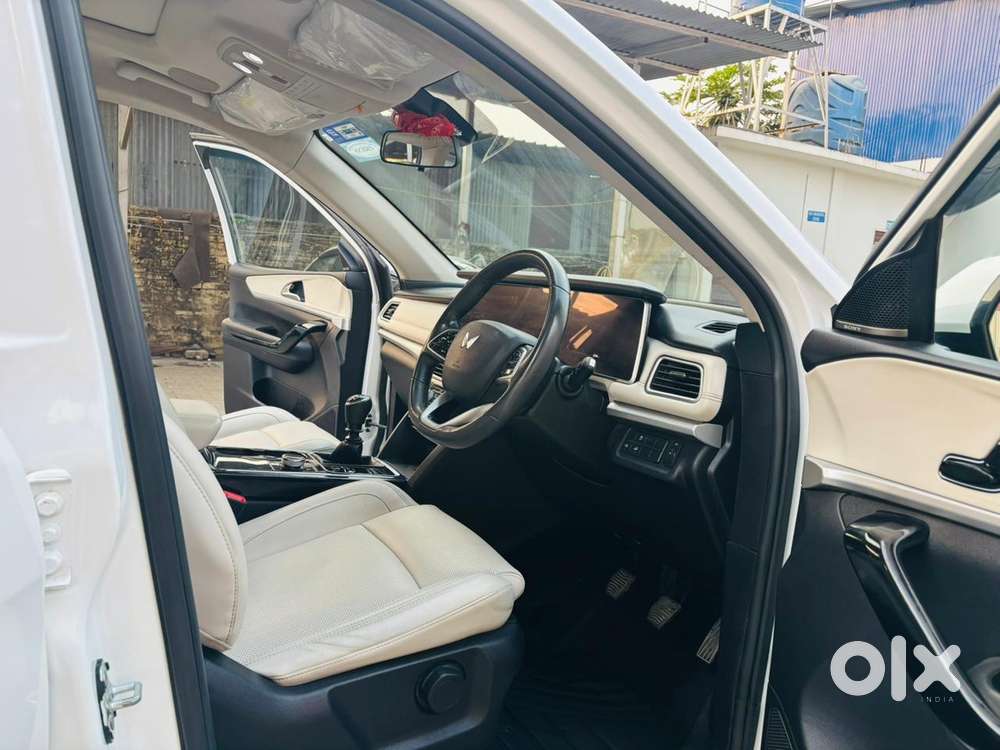 Mahindra Xuv700 2.2 Ax 7 Diesel Mt Luxury Pack Str, 2023, Diesel