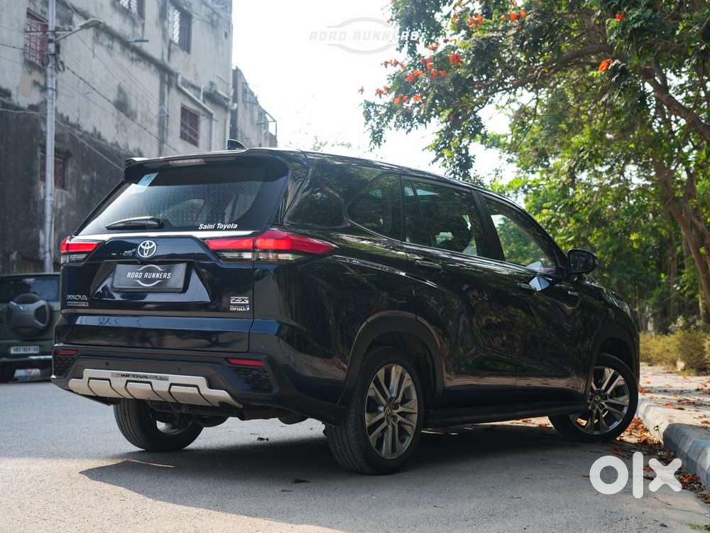 Toyota Innova Hycross 2.0 Zx Hybrid 7 Str, 2024, Petrol