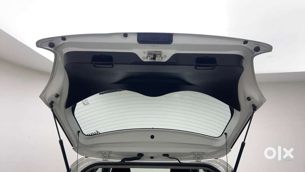 Maruti Suzuki Swift 1.3 Zxi, 2024, Petrol