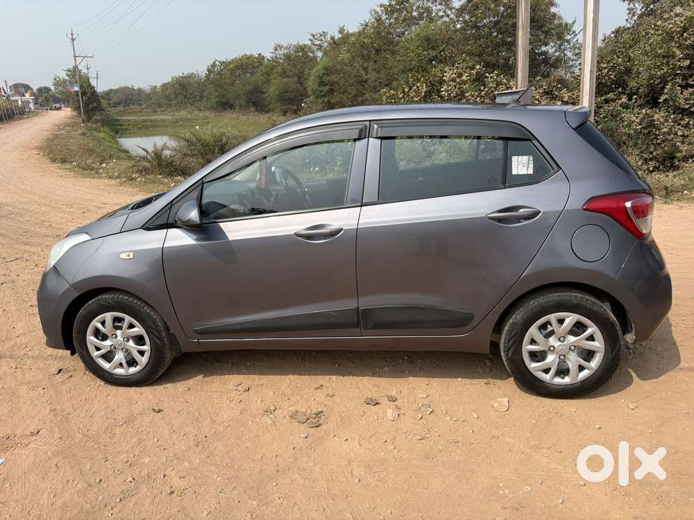 Hyundai Grand I10 Sportz, 2017, Cng & Hybrids