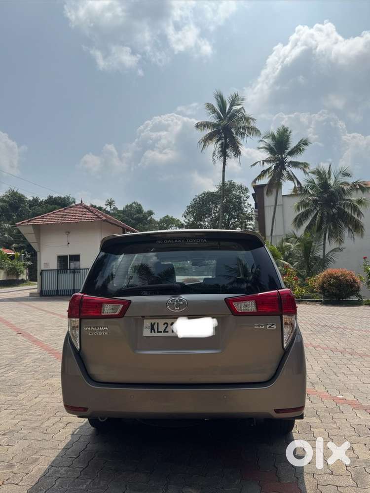 Toyota Innova Crysta Diesel 2016