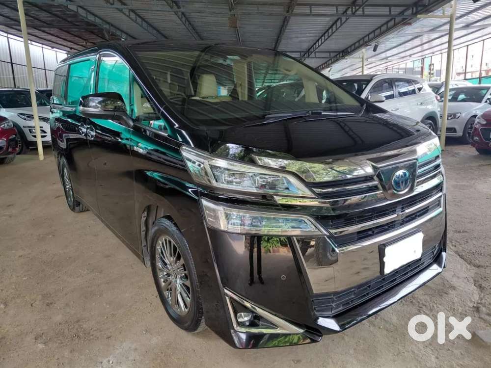Toyota Vellfire 2.5 Hybrid, 2022, Petrol