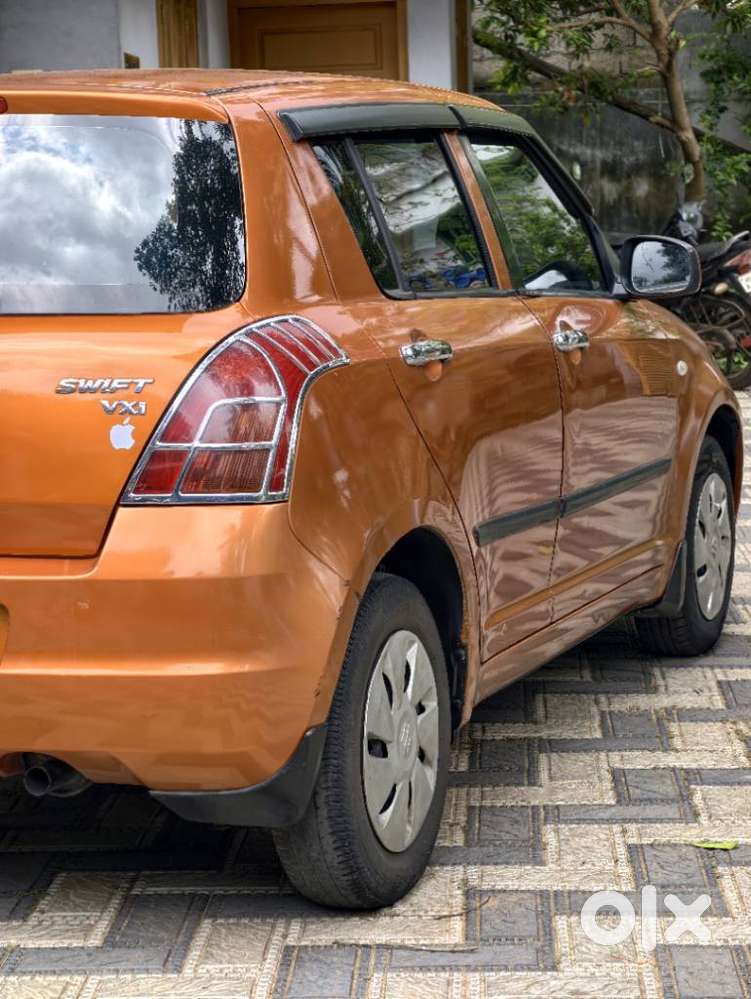 Maruti Suzuki Swift Vxi + Manual, 2005, Petrol