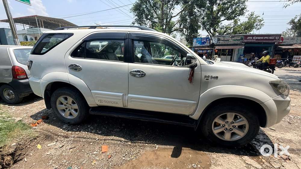 Toyota Fortuner Diesel 2011