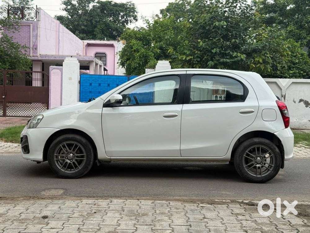 Toyota Platinum Etios 1.5 Vx, 2016, Petrol