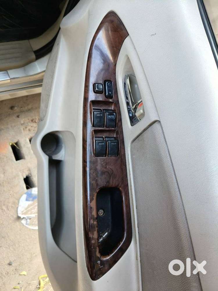 Toyota Innova 2.5 V 8 Str, 2013, Diesel