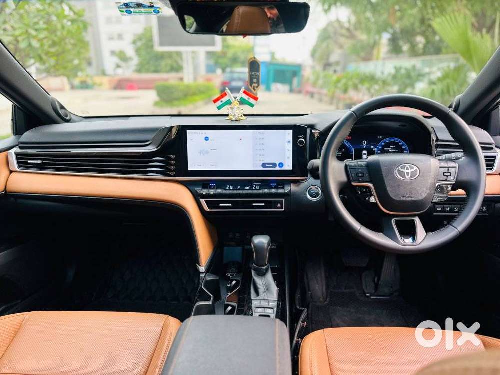 Toyota Camry Hybrid, 2026, Petrol
