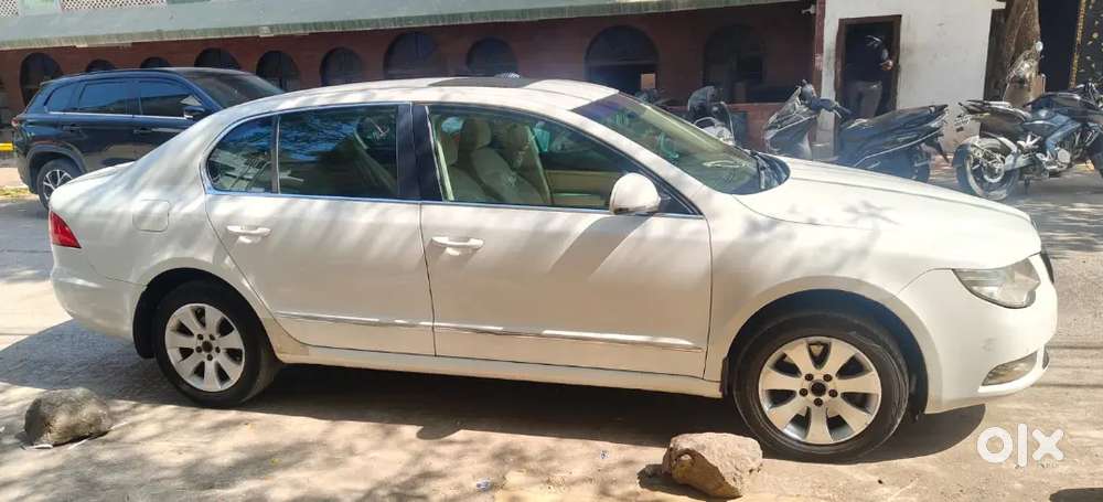 Skoda Superb 2011