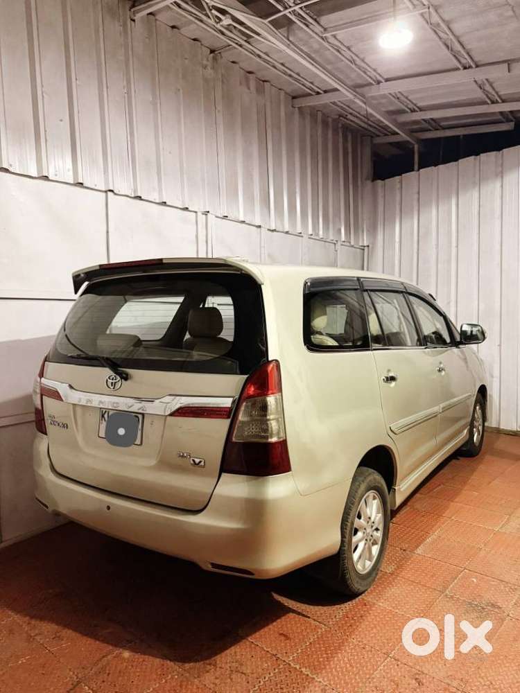 Toyota Innova 2.5 V 8 Str, 2013, Diesel