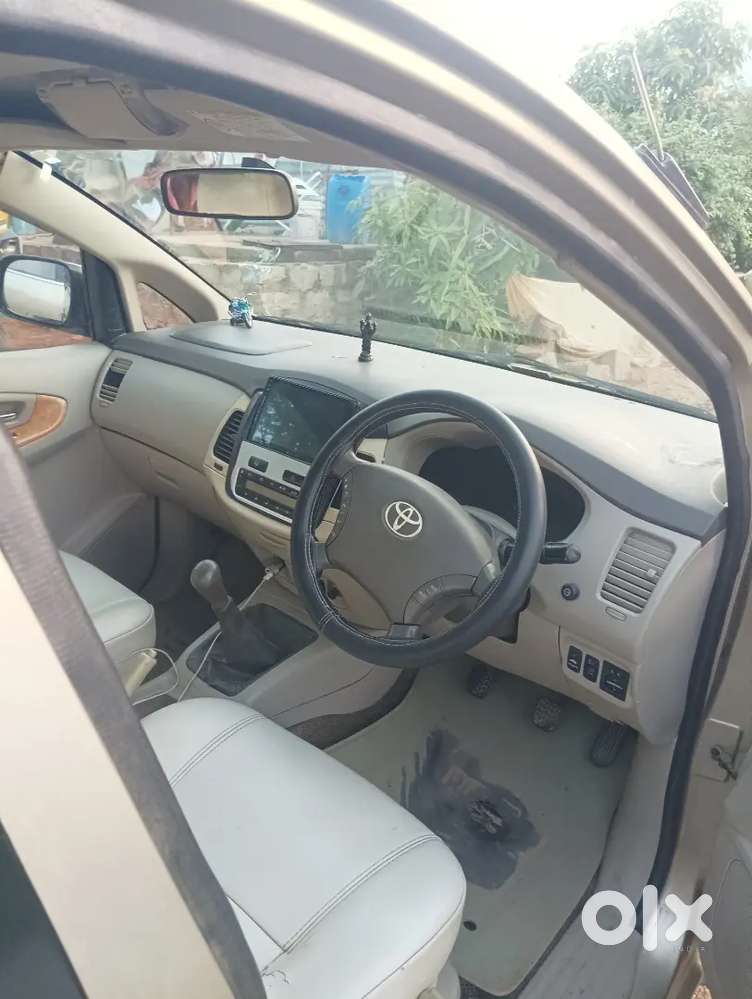 Toyota Innova 2010 Diesel 118000 K M Driven