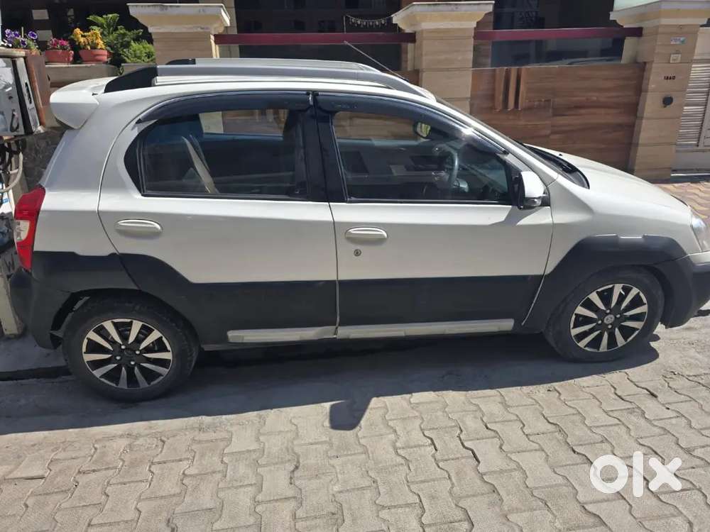 Toyota Etios Cross 2015