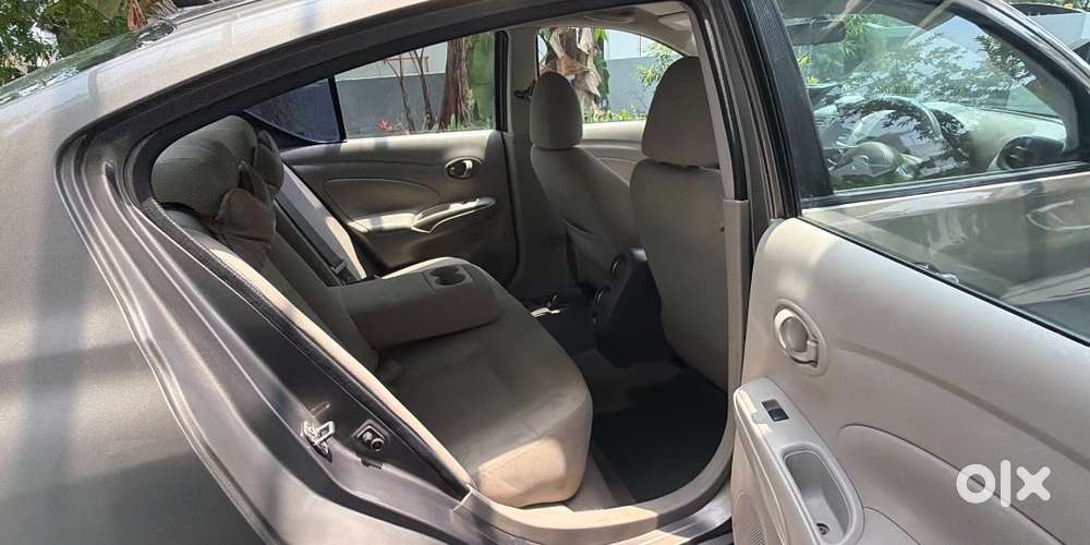Nissan Sunny 2012