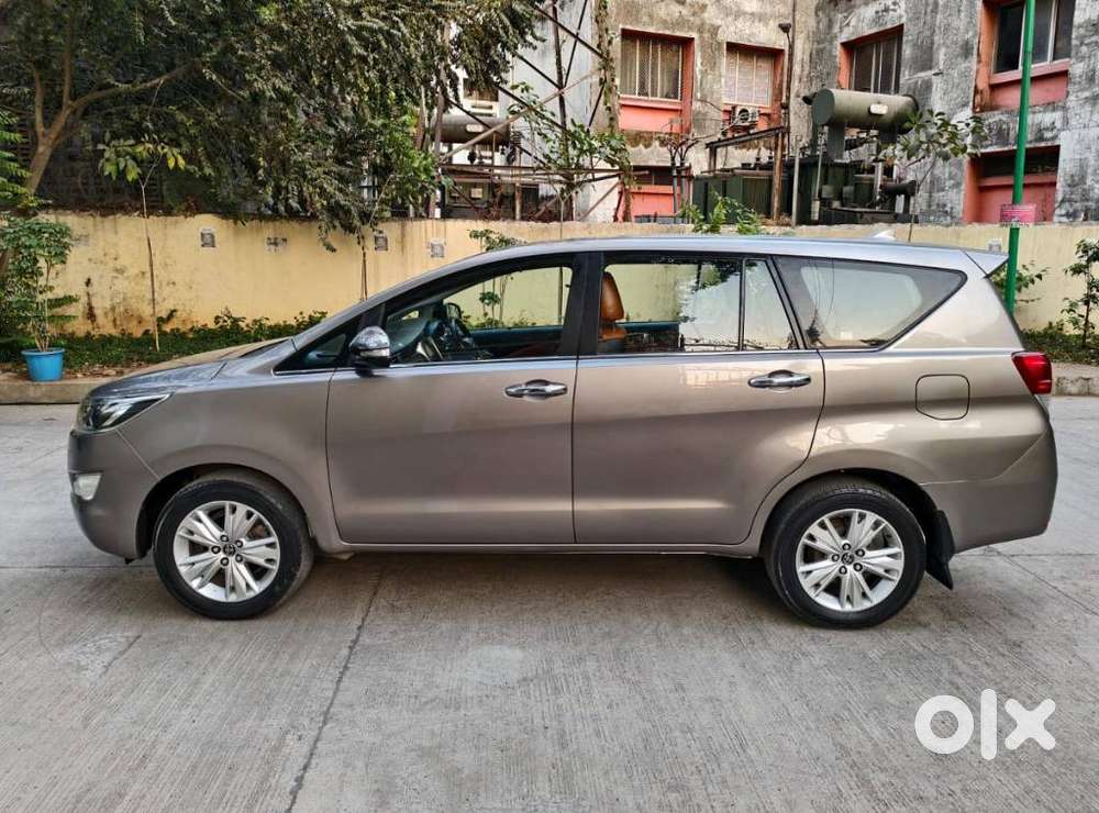 Toyota Innova Crysta