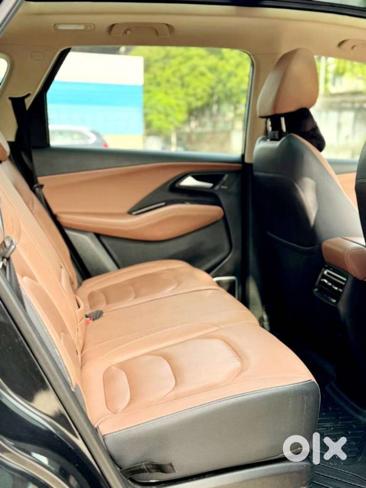 Mg Hector Plus Savvy Pro 1.5 Turbo Petrol Cvt 6 Str Dual Tone, 2023,..