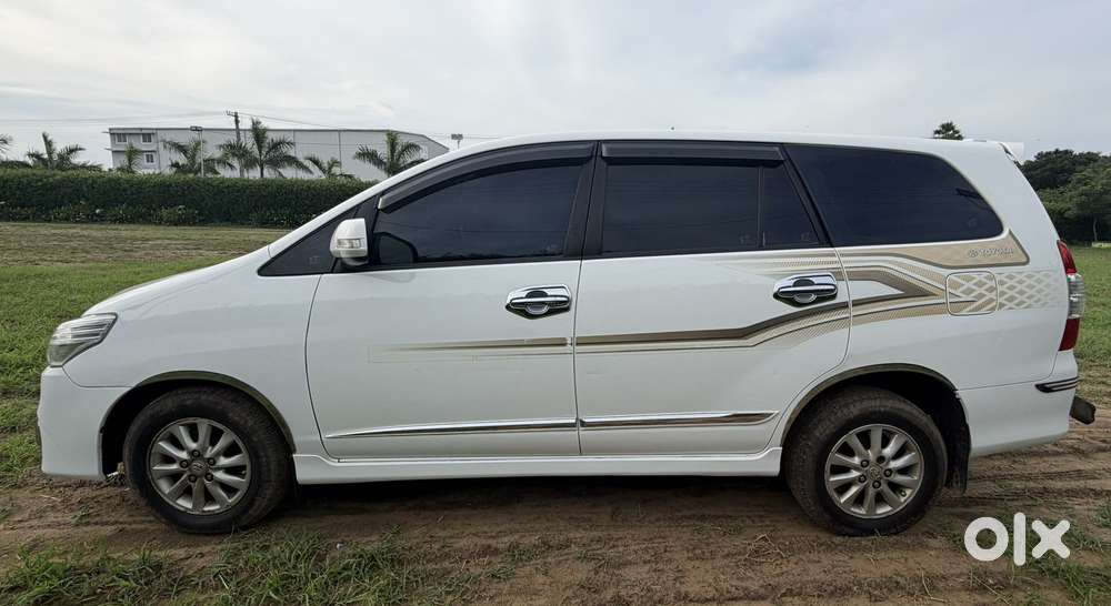 Toyota Innova 2.5 Zx 7 Str Bs-iv, 2014, Diesel