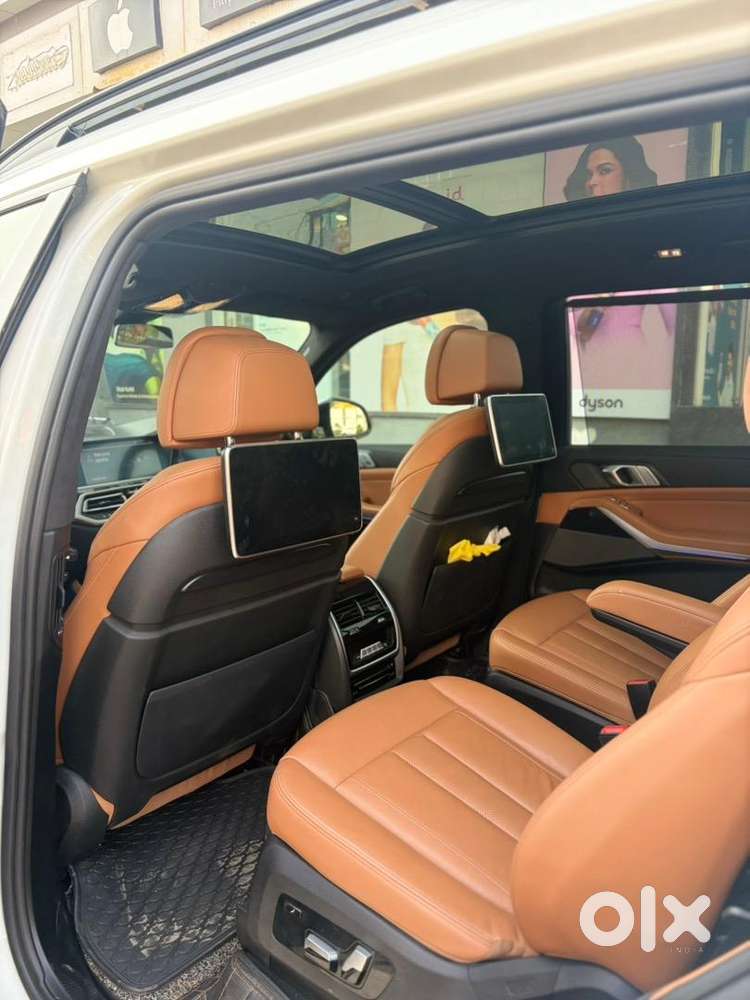Bmw X7 M40i Less Driven